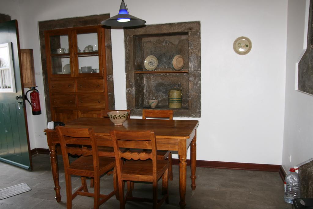 Quinta Dos Figos "5 Trevos Gold" Villa Praia da Vitoria Ruang foto