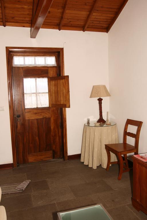 Quinta Dos Figos "5 Trevos Gold" Villa Praia da Vitoria Ruang foto